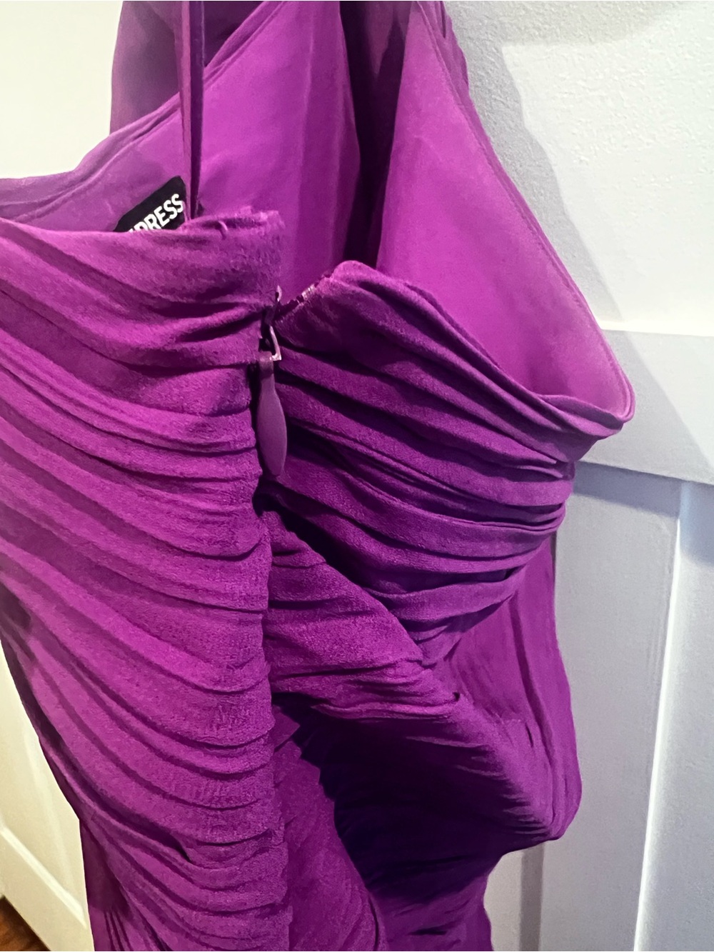 Express One-Shoulder Purple Ruffled Mini Dress - Picture 4 of 6